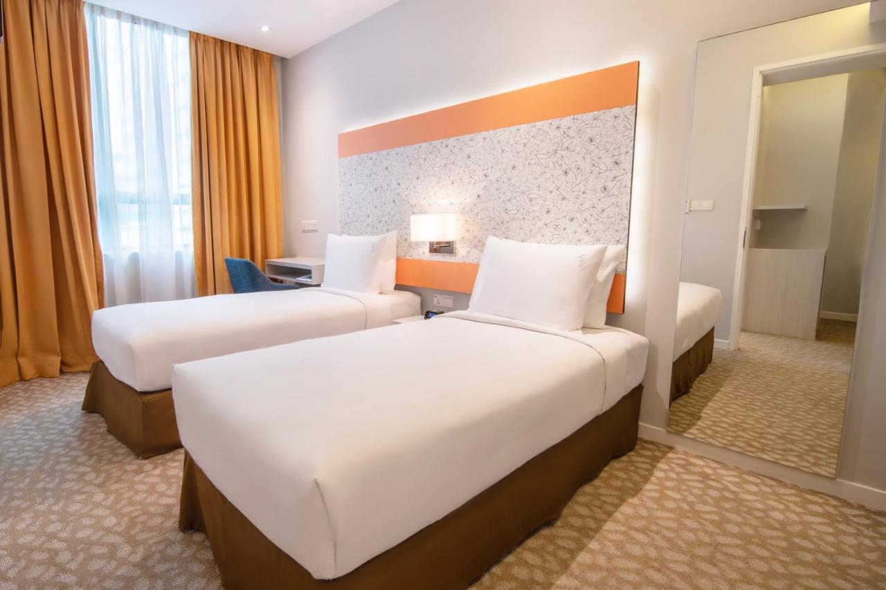 Holiday Inn Express & Suites Johor Bahru By Ihg Exterior photo