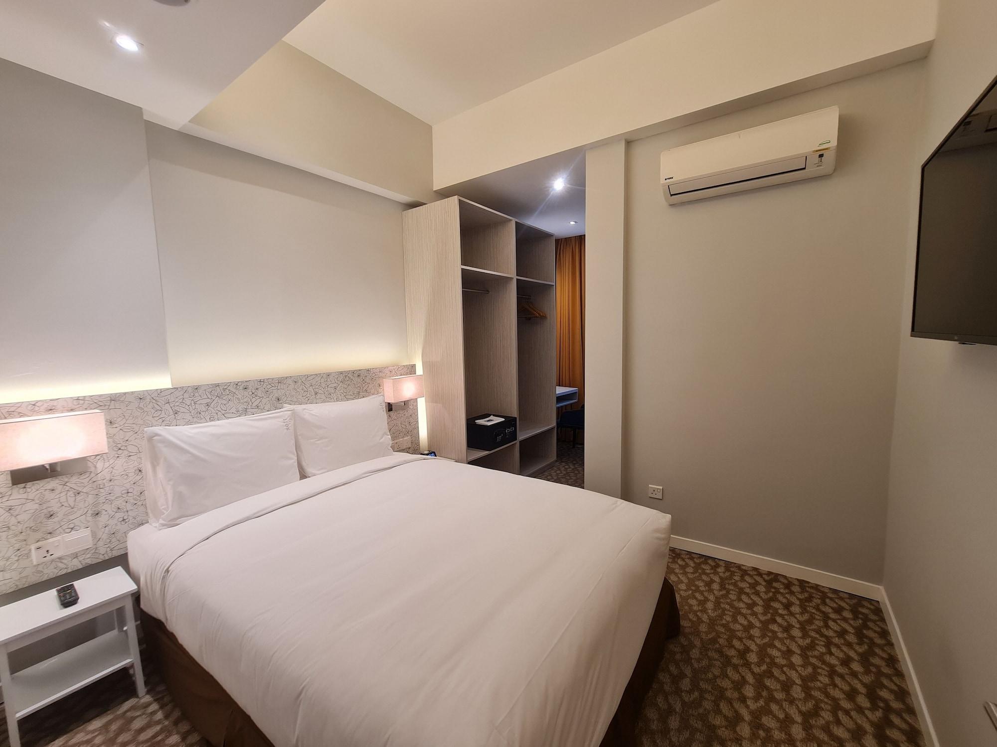 Holiday Inn Express & Suites Johor Bahru By Ihg Exterior photo