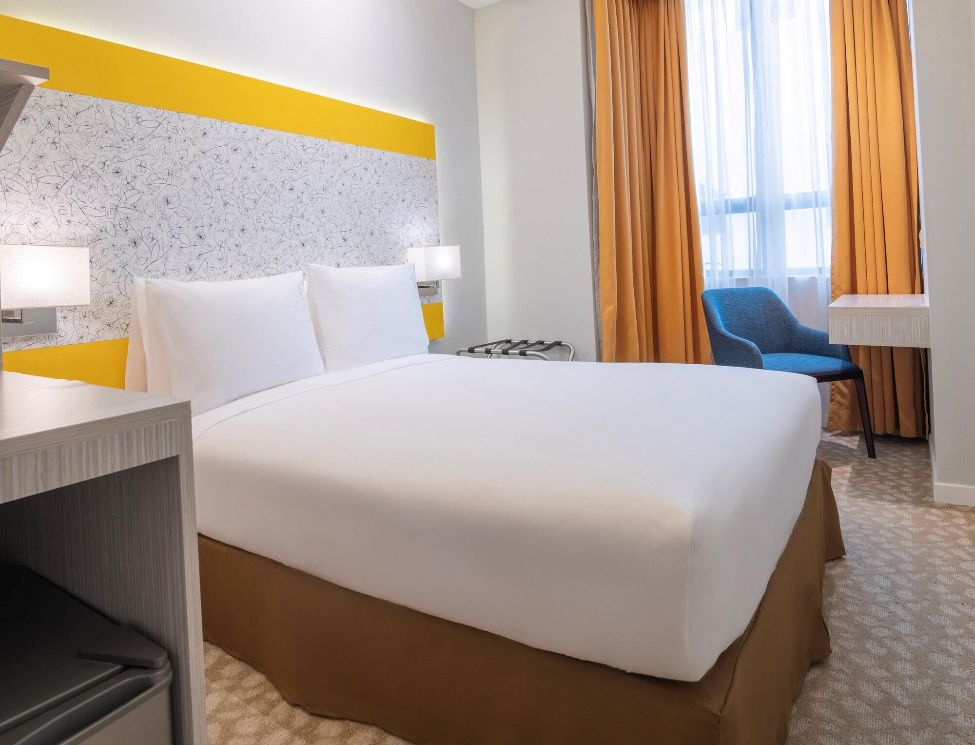 Holiday Inn Express & Suites Johor Bahru By Ihg Exterior photo