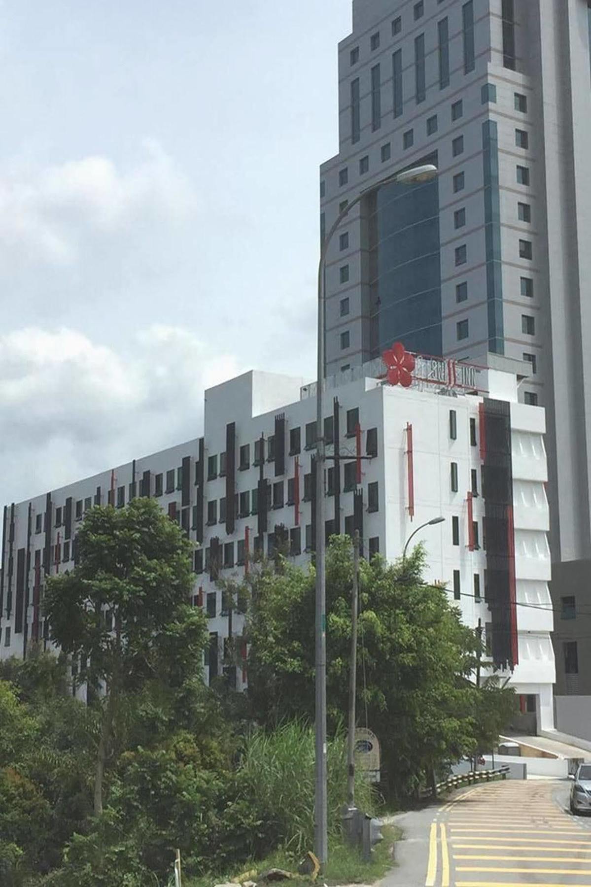 Holiday Inn Express & Suites Johor Bahru By Ihg Exterior photo